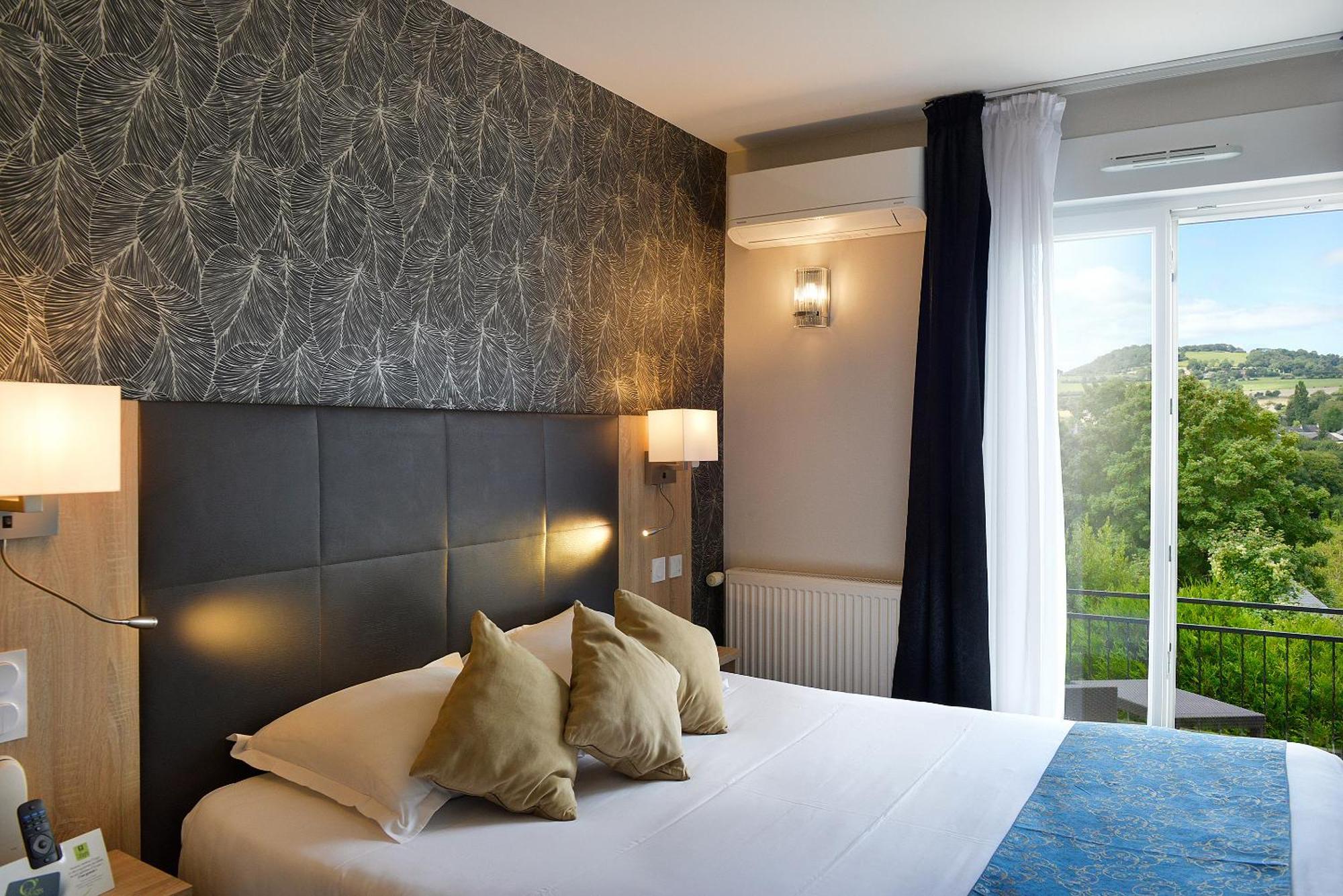 Logis Hotel Spa Restaurant Au Site Normand Clecy Exterior photo